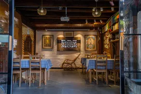 22 Bridge Guesthouse - Image 2