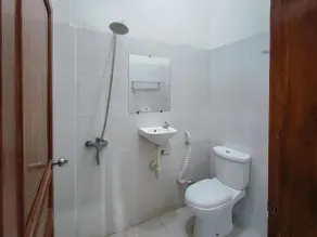 RedDoorz @ Tanakatto Homestay Waikabubak - Image 5