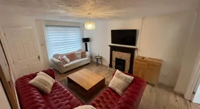 Beautiful 4 bedroom home 3 bathrooms, Excellent location, Family, Group, Corporate, Contractor - Image 2