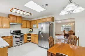 Russell House Near Hollywood & Griffith Park 3 Bedroom Home - Image 3