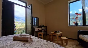 Bela's Guesthouse - Image 2