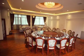 National Hotel - Image 5