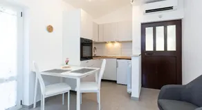 Apartment 3F - Image 3