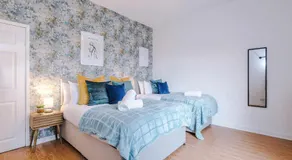 Spacious 2-Bed Home 5mins to Co-op Live & Etihad Campus w Free Parking - Image 2