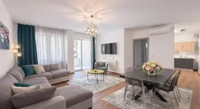 Beach-Center-Renovated-Parking-Balcony apartment - Image 4