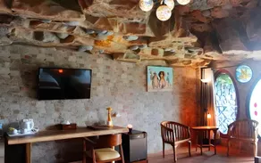 Seruni Hotel Hobbit House - Image 4