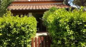 Basement apartment in holiday home - Image 4