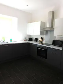 No 9 - Modern 3 Bedroom Apartment in Lanark Town Centre - Image 3