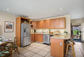 Waiohuli Beach Hale #C-211 Oceanfront Ocean View 2Bd/2Ba Full A/C, Sleeps 6 - Image 2