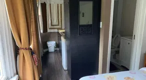 Quiet Backyard Cabin - Image 3