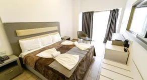 Captain Pier Hotel - Image 2