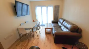London Luxury 2 Bedroom Flat Sleeps 8 free parking - Image 2