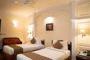 Hotel Arya - Unmarried Couples are not Allowed - Image 2