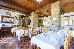 Venta del Alto Hotel las Cumbres by Vivere Stays - Image 2