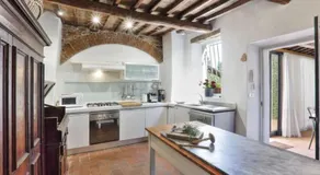 Villa in Private Estate,shared Pool,parking,3km to Ponte Vecchio - Image 4