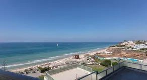 Sea View Stylish 1BR with Balcony by Beachfront Stay - Image 4