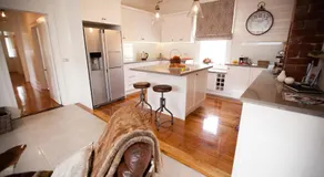 Belmont at Beechworth 2 bedrooms, 2 bathrooms, 2 couples - Image 3