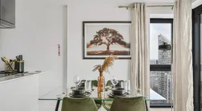 Canary Wharf Luxury 3BR Skyline Residence - Image 3