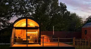 Luxury Lodge with Hot Tub next to Belfry Golf Course - Image 4