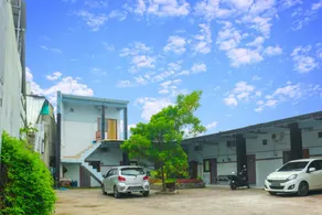 HP Residence Mitra RedDoorz near Alun Alun Kediri - Image 5