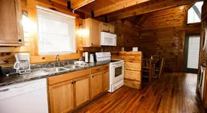 The Cabins at Pine Haven - Beckley - Image 5