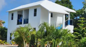 Bella Villa room with large pool and close to beach - Image 4