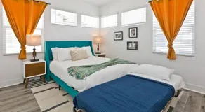 Luxe Lakefront Dream Villa: Heated Saltwater Pool - Image 2