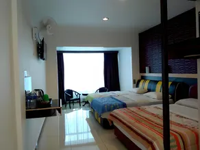 Strawberry Garden Hotel - Image 2