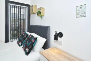 Townhouse @ 202 Walthall Street Crewe - Image 2