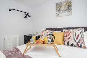 Watford Cassio Luxury - Modernview Serviced Accommodation - Image 2