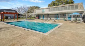 Pool A plus Location PublicLaundryAccess LongStay Discounts - Image 3