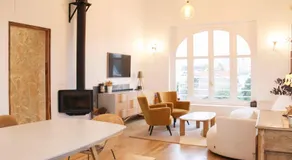 Spacious stay in Suresnes ideal for families! - Image 3