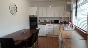 Hilltop House - Image 3