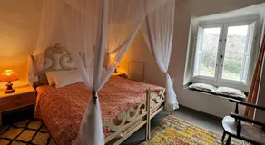 Spectacular view, authentic house, exquisite area. - Image 2
