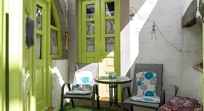 Vintage White House Patmos - Image 3
