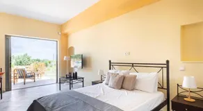 Peroulia Bay View Studio - Image 2