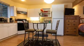 Kelli Creek Cottage - REDUCED PRICE ON TOURS - Image 3