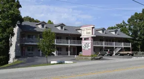 Apple Blossom Inn - Image 3