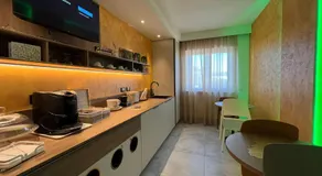 B&B Glass Paradise - Image 2
