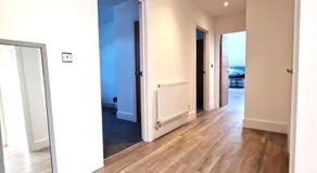 Alberton Apartments - Spacious - Newly Renovated - Image 4