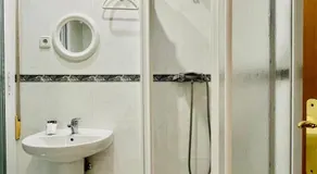 Hostal Alhambra - Image 2