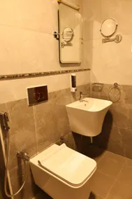 Le Colonial Suites - Image 2