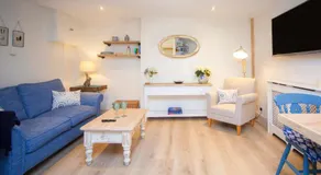 STABLES Stylish comfortable peaceful cottage with parking and outdoor space - Image 2