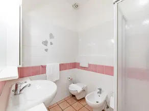 Apartment in Oggebbio with Sea View Terrace - Image 2