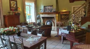 Château Lambert Moulinsart Hotel, shuttle airport, long term parking, snooker, large terrasse, dinner, breakfast - Image 3
