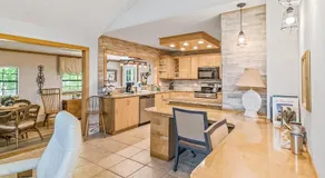 Dog-Friendly Home with High-Speed WiFi, Washer/Dryer, Central AC, & Adult Bikes - Image 4