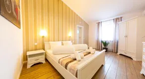 Casa cu Nuc - Image 2
