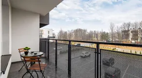 Nowoczesny Apartament w Gliwicach z Umeblowanym Balkonem by Noclegi Renters - Image 5