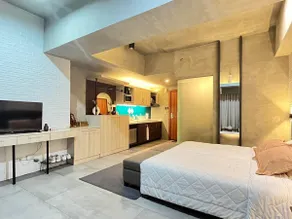 Cozy Spacious Hotel Type Condo with Smart TV and WiFi - Image 2