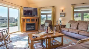 Tide Pool! PERFECT Location! AMAZING views! Short Walk to Beach! Hot Tub!! Game Room!! BBQ!! Fast WiFi!! Dog Friendly! - Image 2